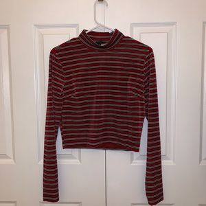 Long sleeve crop top turtle neck.